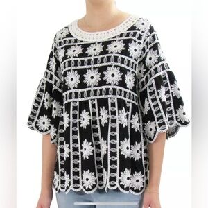 Indigo Poppy Black and White Embroidered Floral Top Size M #1798